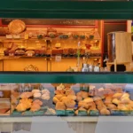 Safran Naturkost Ihr Bioladen mit Charme. Frische Lebensmittel, viele regionale Produkte & eine persönliche Atmosphäre. - Backwarenverkauf ausser Haus