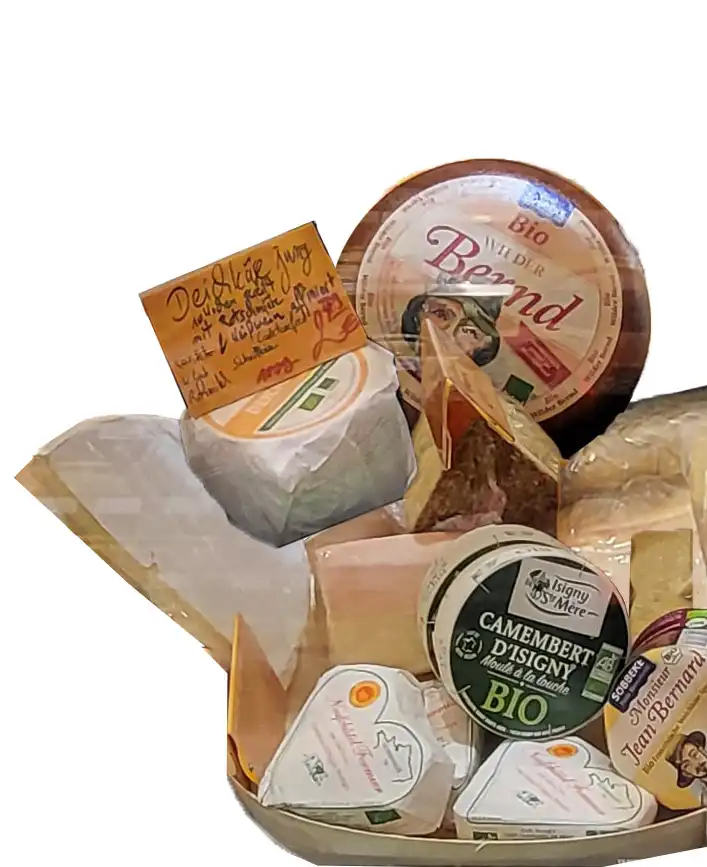 Chez Martin Ihre Käse- & Weintheke in Potsdam-Babelsberg. Käsesortiment im Körbchen