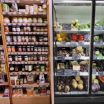 Drei Genuss-Standorte – Pure Bio-Qualität. Naturkost - Käse & Weine - Schokoladen Vereint in Potsdam-Babelsberg. Entdecke unsere drei Welten des Geschmacks – nachhaltig & genussvoll - FrischeGemüseKühlregal und Gläser Naturkost